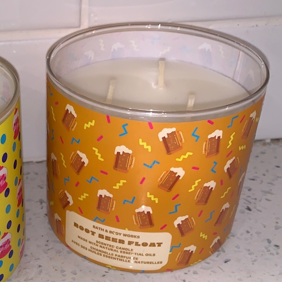 NEW Limited Edition Re-Release Bath & Body Works 3-Wick Candle Root Beer Float - Picture 3 of 3